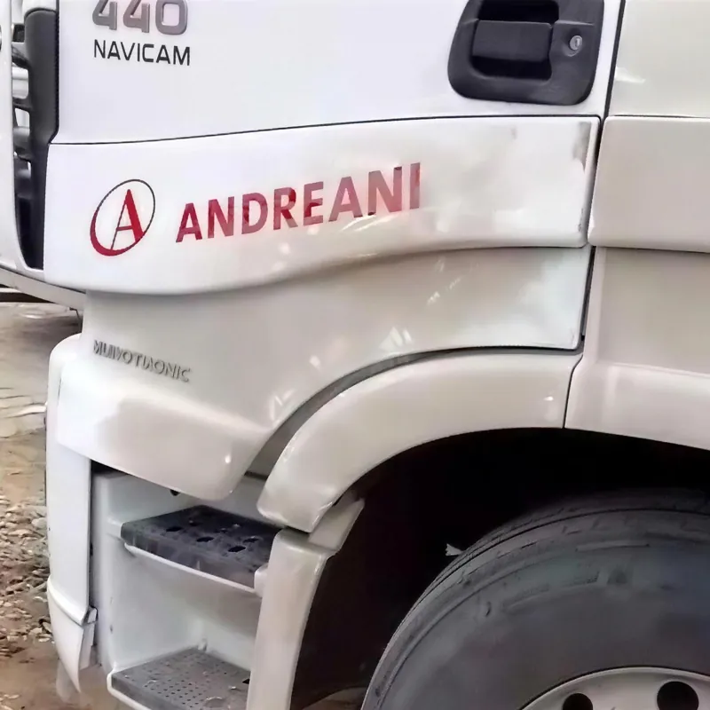 La misma cabina reparada y pintada, lista para volver a la ruta